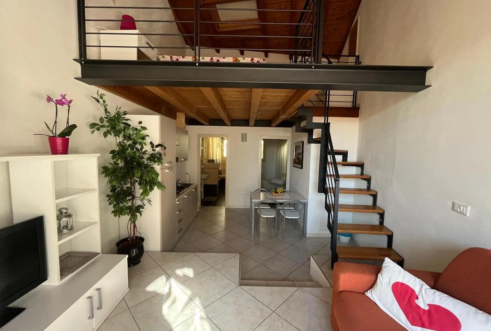 Garda Moon Flats Villa Costermano